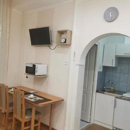 Baross-hat 5 아파트 솔노크