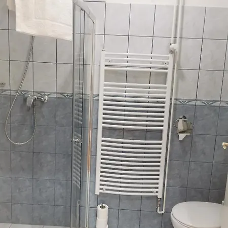 Baross-hat 5 아파트 솔노크