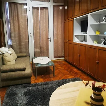 Baross-hat 5 아파트 솔노크